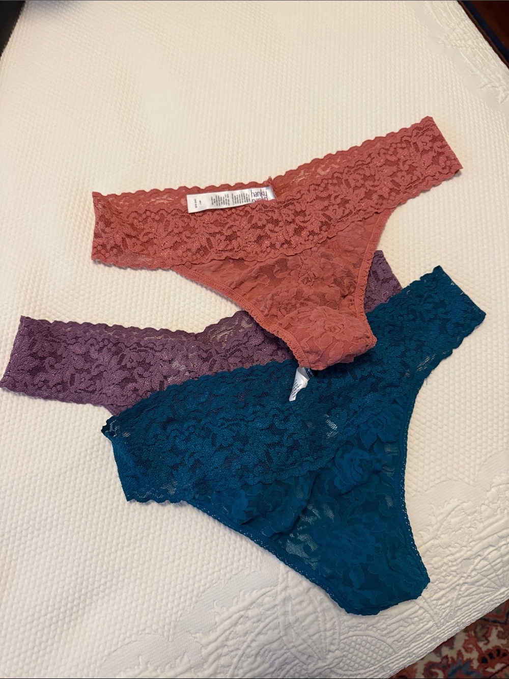 NWOT Hanky Panky Lace Thong Original Rise - Picture 3 of 6
